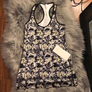 Lululemon workout top